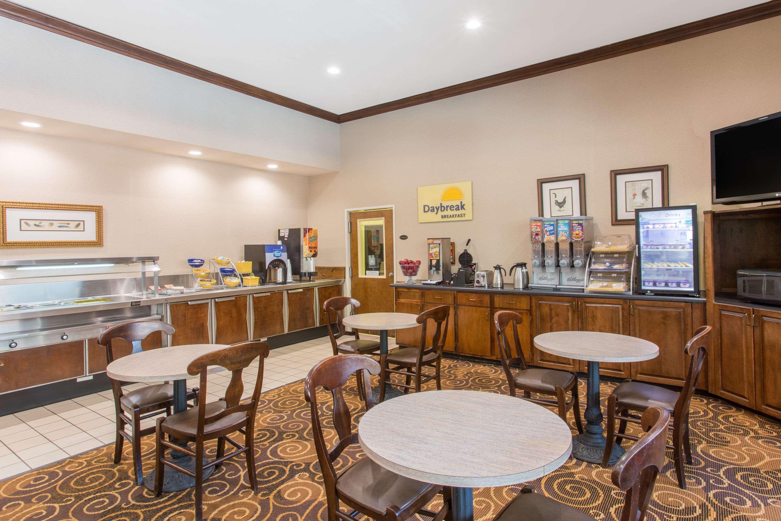 Days Inn By Wyndham Lexington Extérieur photo