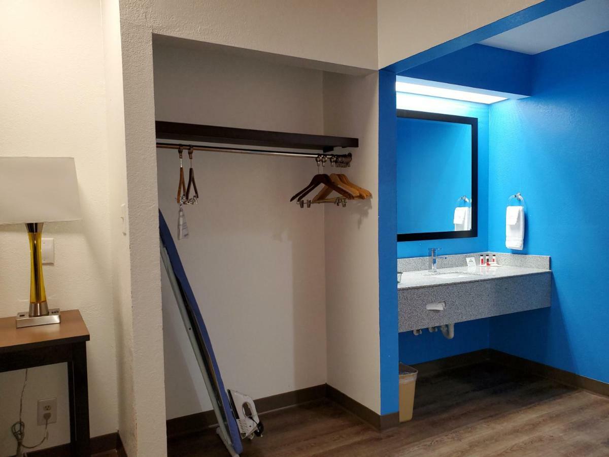 Days Inn By Wyndham Lexington Extérieur photo